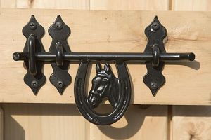 single door cabinet optional horseshoe latch